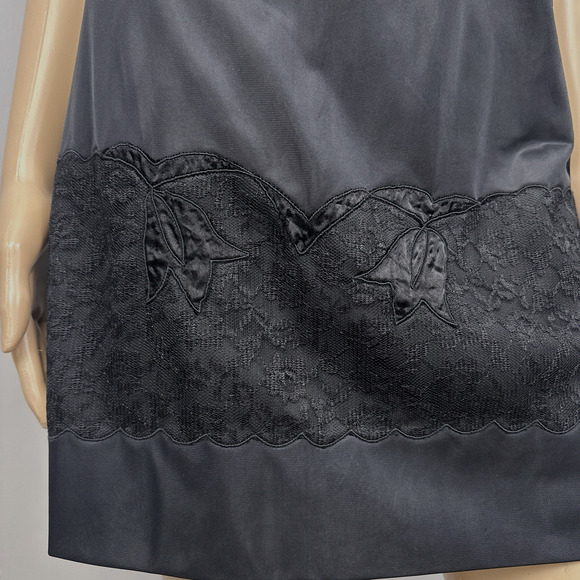 Vintage Sharon Lingerie Very Short Half Slip Nylon Medium RN 21310 Lace Applique - Picture 1 of 9